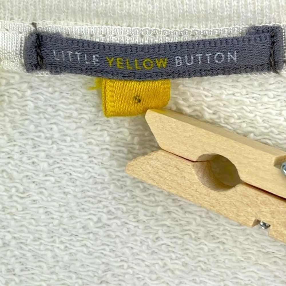 Little Yellow Button Floral Shirttail Sweater - Picture 3 of 8